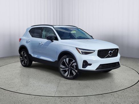 New 2026 Volvo XC40 B5 Ultra AWD/4WD image 1