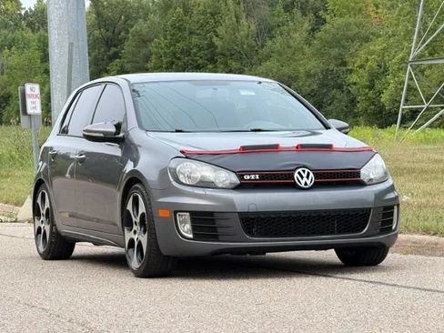 Used 2011 Volkswagen Golf 4-Door FWD image 4