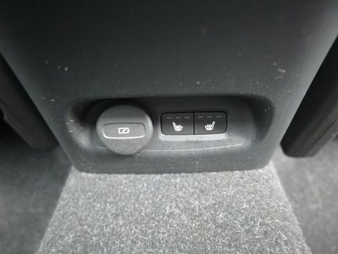 Used 2021 Volvo XC40 P8 Recharge w/ Advanced Package image 30