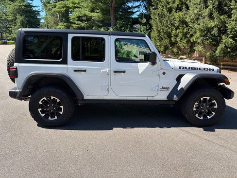 Used 2025 Jeep Wrangler Unlimited Rubicon AWD/4WD image 10