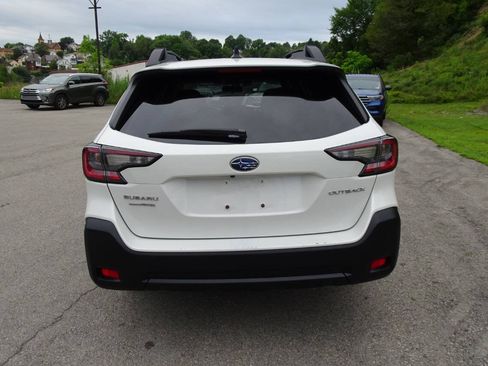 Used 2024 Subaru Outback Premium AWD/4WD image 7