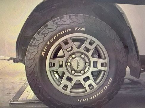 Used 2020 Toyota 4Runner Venture w/ Moonroof Package AWD/4WD image 10