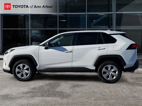 Used 2024 Toyota RAV4 LE image 8