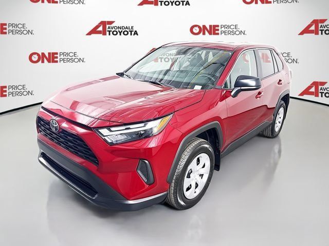 Certified 2025 Toyota RAV4 LE AWD/4WD image 4