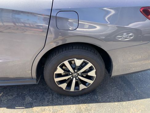 Used 2025 Honda Odyssey EX-L image 7