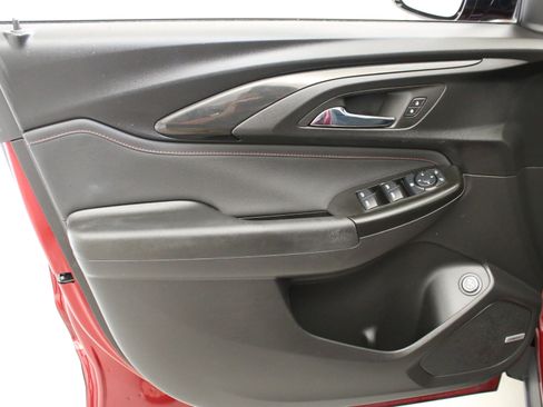 Used 2023 Chevrolet TrailBlazer RS w/ Sun and Liftgate Package FWD image 22