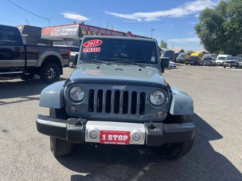 Used 2015 Jeep Wrangler Unlimited Sahara w/ Connectivity Group AWD/4WD image 2