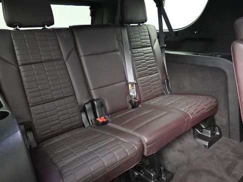 Used 2023 Cadillac Escalade ESV Sport Platinum w/ LPO, ONYX Package image 19