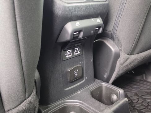 Used 2023 Jeep Gladiator Sport AWD/4WD image 38