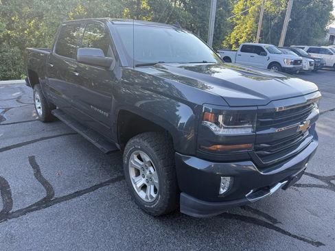 Used 2018 Chevrolet Silverado 1500 LT w/ All Star Edition AWD/4WD image 5