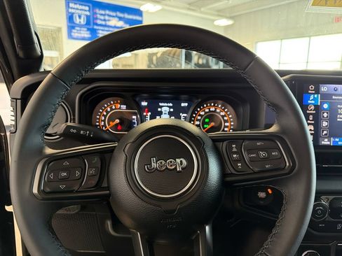 Used 2026 Jeep Gladiator Mojave AWD/4WD image 19