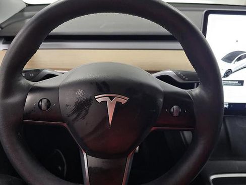 Used 2021 Tesla Model Y Performance image 9