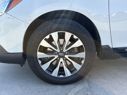 Used 2016 Subaru Outback 2.5i Limited AWD/4WD image 10