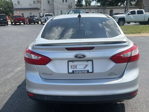 Used 2014 Ford Focus SE w/ Equipment Group 201A FWD image 6
