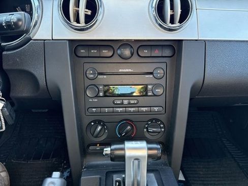 Used 2007 Ford Mustang Deluxe image 21