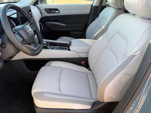 New 2026 Nissan Pathfinder SL FWD image 12