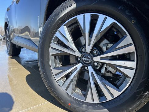 Certified 2023 Nissan Rogue SV image 7