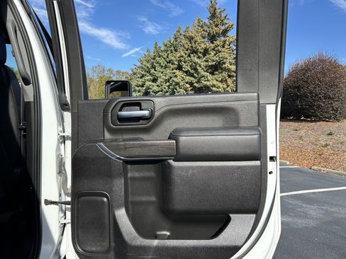 Used 2023 Chevrolet Silverado 2500 LTZ image 54