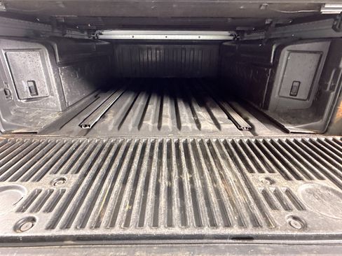 Used 2019 Nissan Titan SL w/ Chrome Package AWD/4WD image 34
