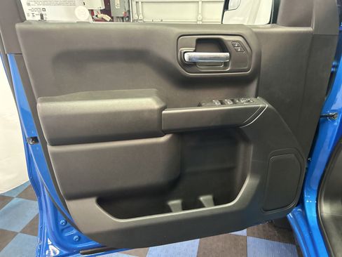 New 2025 Chevrolet Silverado 1500 Custom image 9