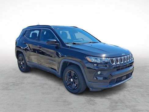 Used 2024 Jeep Compass Latitude AWD/4WD image 7