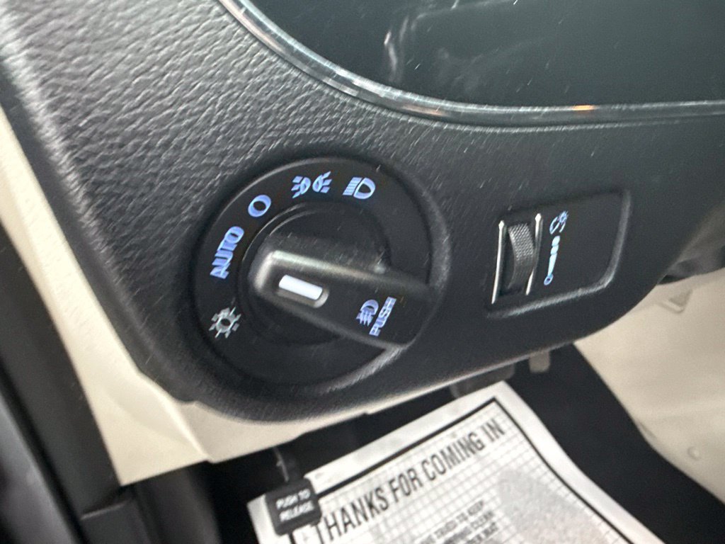 Used 2019 Dodge Grand Caravan SXT FWD image 20