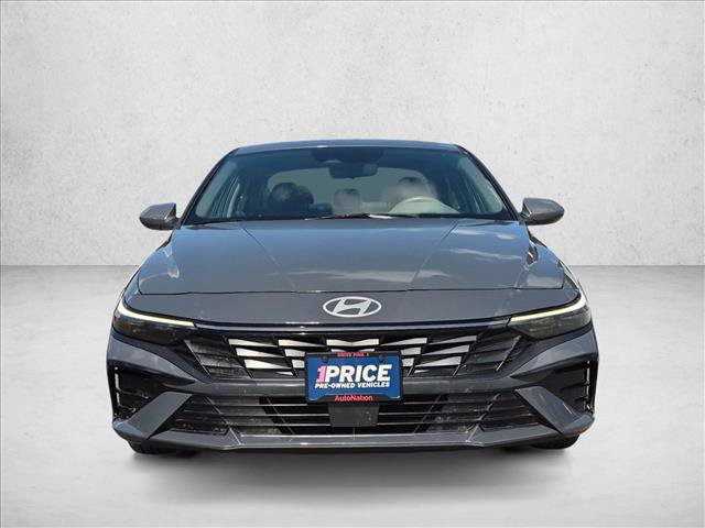 Used 2025 Hyundai Elantra SEL FWD image 2
