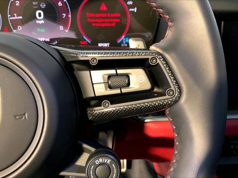 Used 2025 Porsche Cayenne Turbo image 28