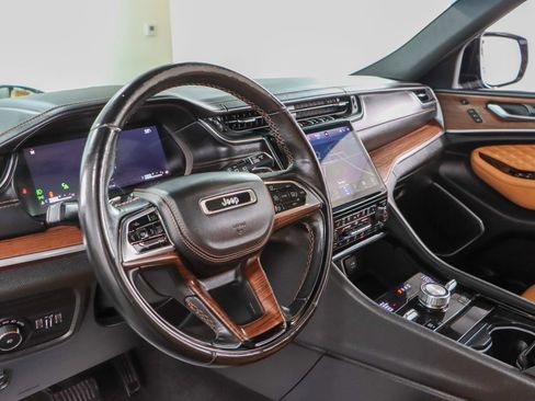 Used 2022 Jeep Grand Cherokee L Summit w/ Advanced Protech Group IV AWD/4WD image 25