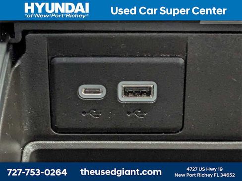 Used 2022 GMC Yukon XL Denali w/ Denali Premium Package image 34