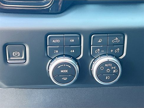 Used 2024 GMC Sierra 1500 AT4X image 10