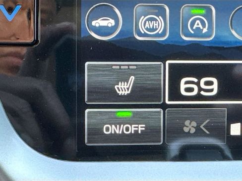 Certified 2025 Subaru Outback Onyx Edition image 28