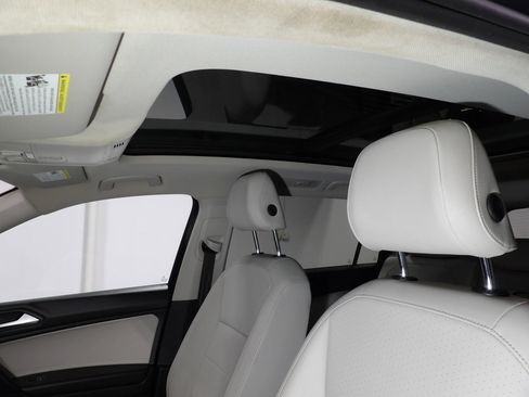 Used 2019 Volkswagen Tiguan SEL image 14