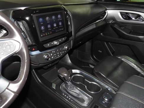 Used 2021 Chevrolet Traverse LT w/ LT Premium Package FWD image 29