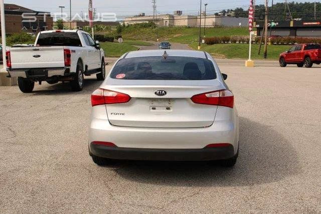 Used 2016 Kia Forte LX FWD image 3