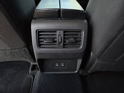Used 2025 Nissan Rogue SV FWD image 18