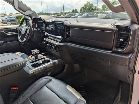 Used 2024 Chevrolet Silverado 1500 LTZ AWD/4WD image 15
