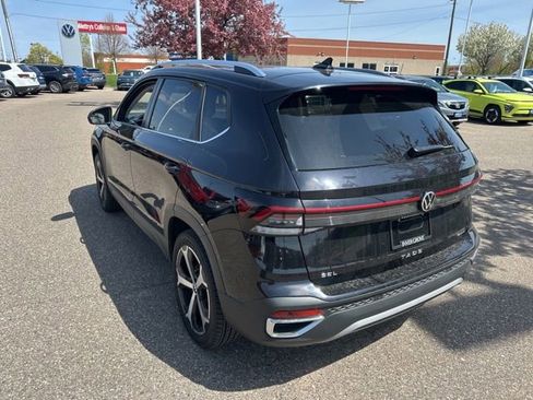 Used 2025 Volkswagen Taos SEL AWD/4WD image 6