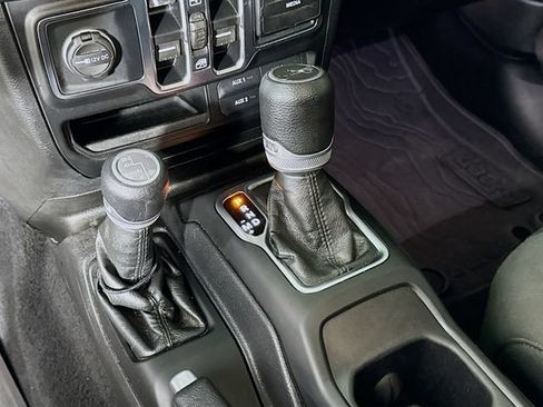 Used 2020 Jeep Wrangler Unlimited Sport AWD/4WD image 19