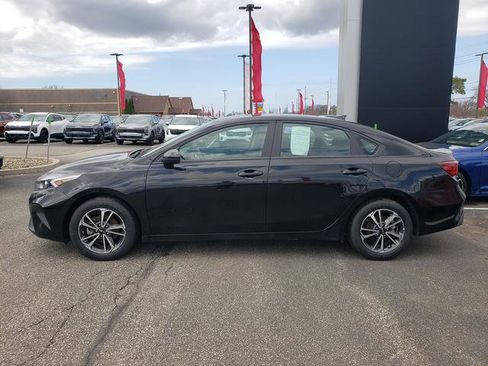 Certified 2024 Kia Forte LXS FWD image 8