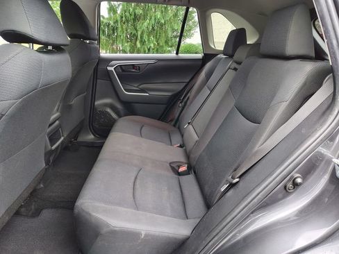 Used 2019 Toyota RAV4 LE w/ Carpet Mat Package FWD image 14