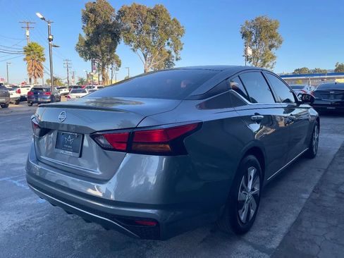 Used 2022 Nissan Altima 2.5 S FWD image 5