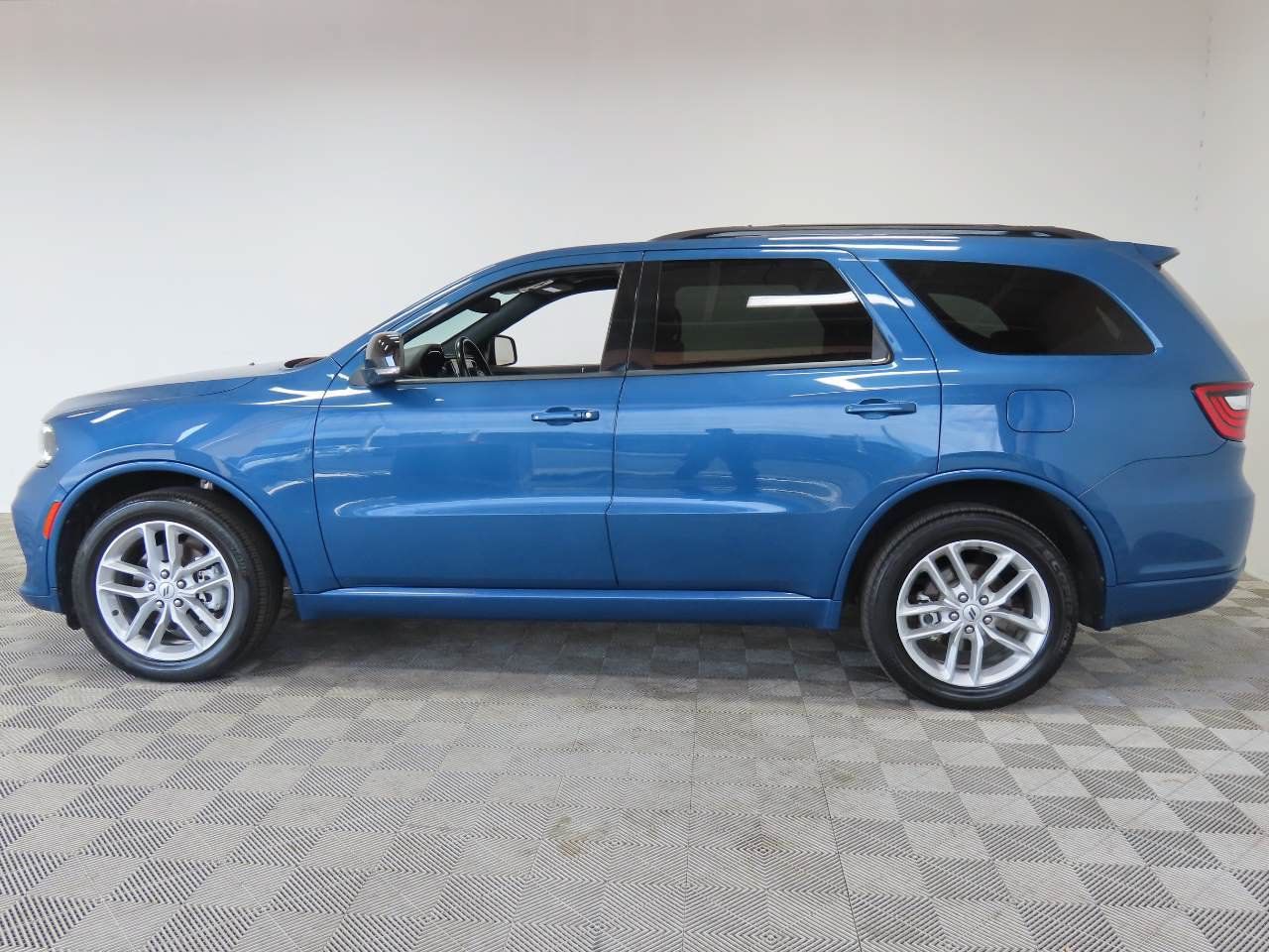 Used 2025 Dodge Durango GT AWD/4WD image 5