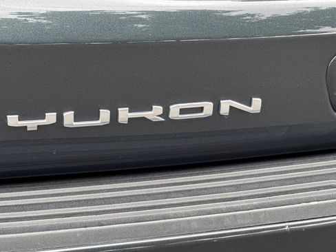 Used 2022 GMC Yukon XL Denali AWD/4WD image 36