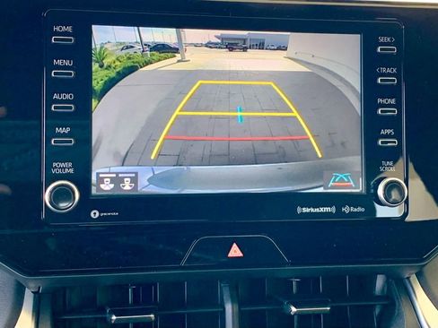 Used 2022 Toyota Venza XLE AWD/4WD image 35