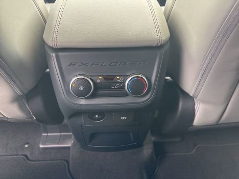 New 2026 Ford Explorer Active w/ Active Comfort Package image 16