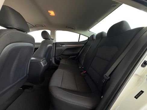 Used 2020 Hyundai Elantra SE w/ Cargo Package (C1) FWD image 16
