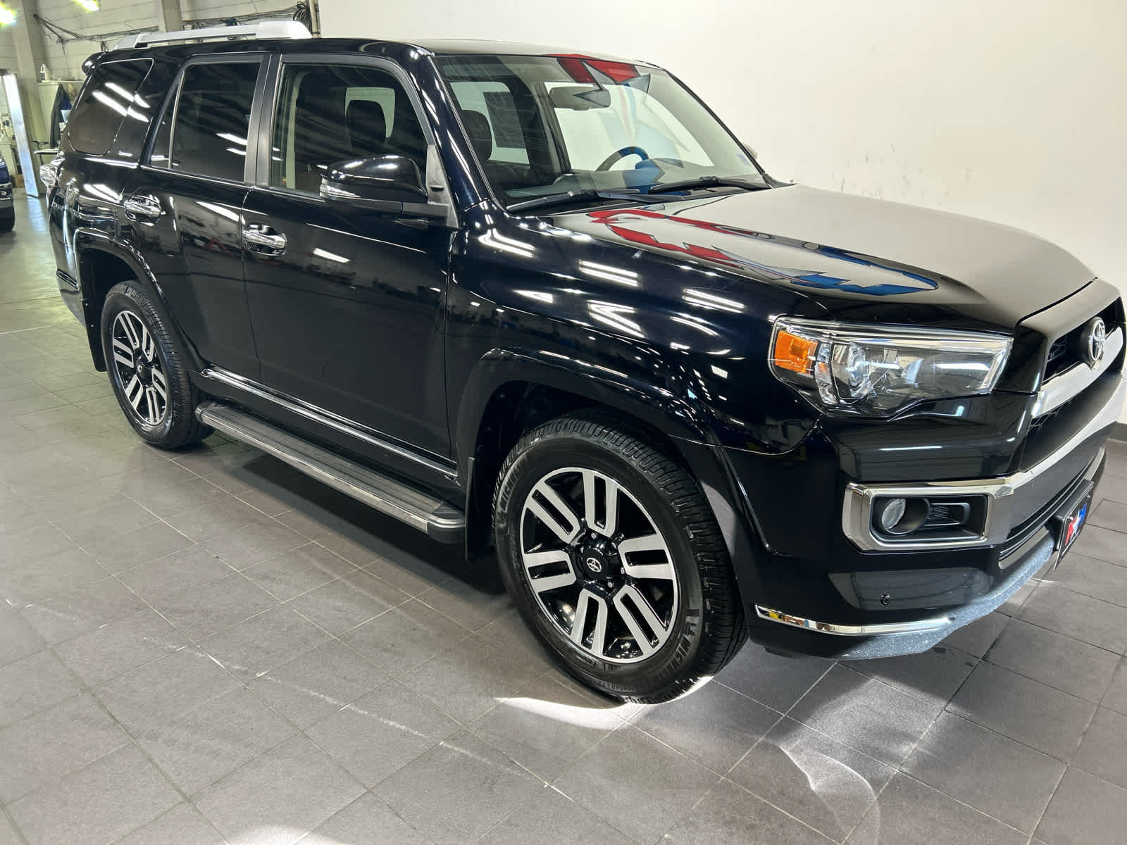 Used 2018 Toyota 4Runner Limited AWD/4WD image 2
