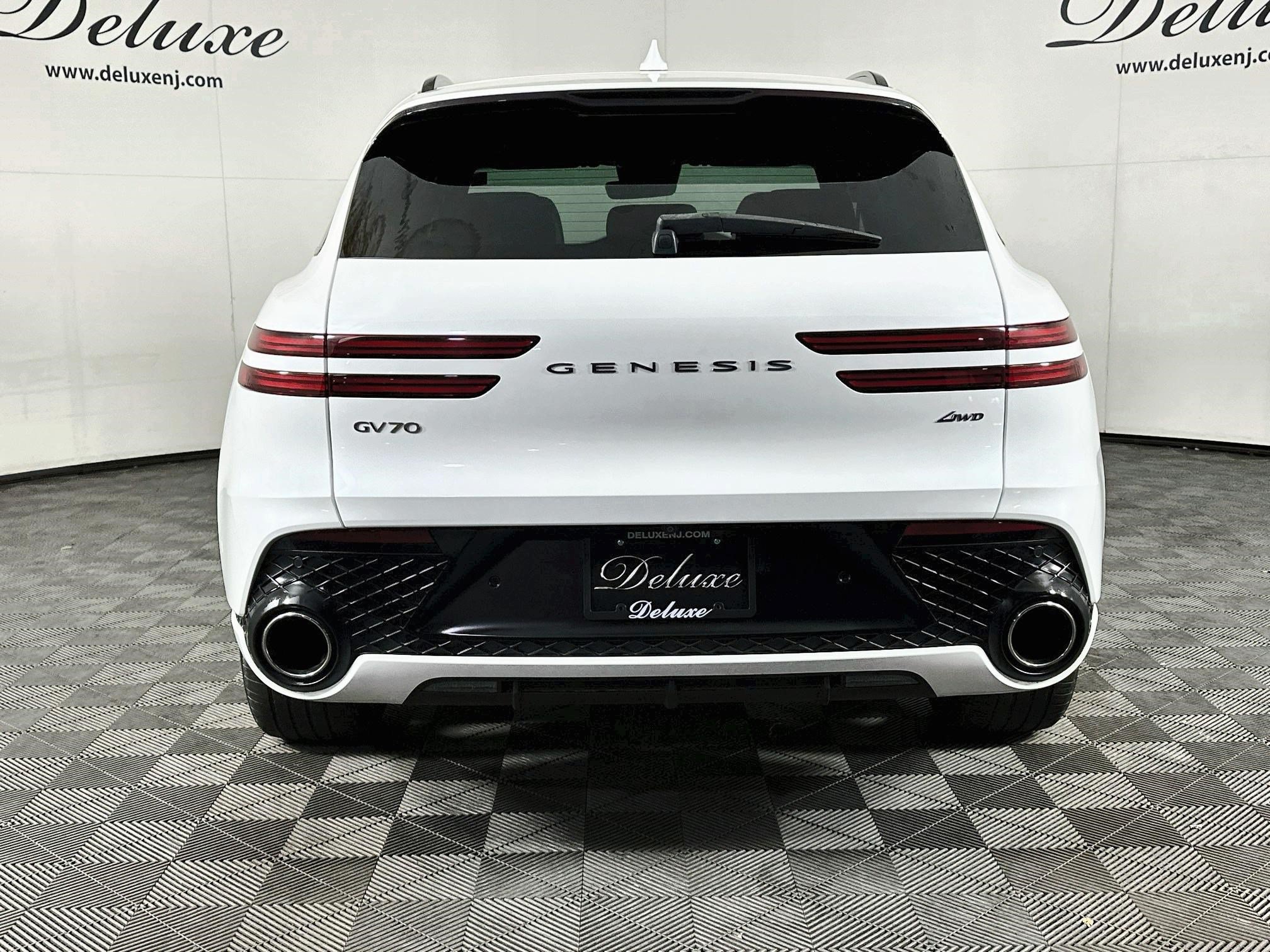 Used 2023 Genesis GV70 2.5T w/ Sport Prestige Package AWD/4WD image 5