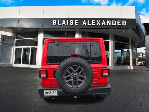 Used 2025 Jeep Wrangler Unlimited Sport AWD/4WD image 4